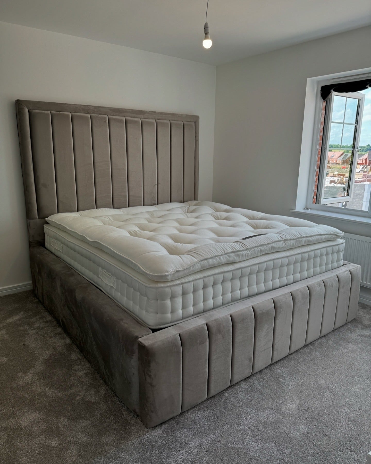 Aria Lined Bed