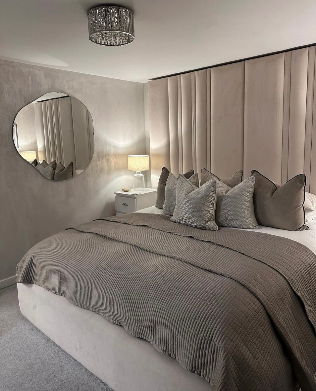 Chateaux Bespoke Wall Headboard Bed