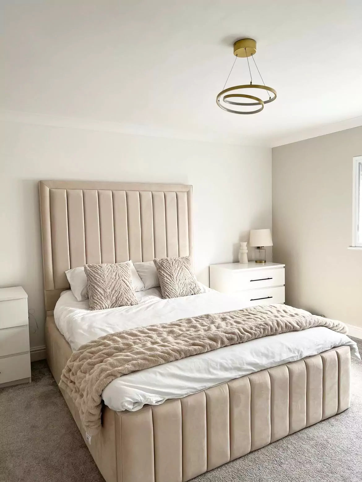 Aria Lined Bed